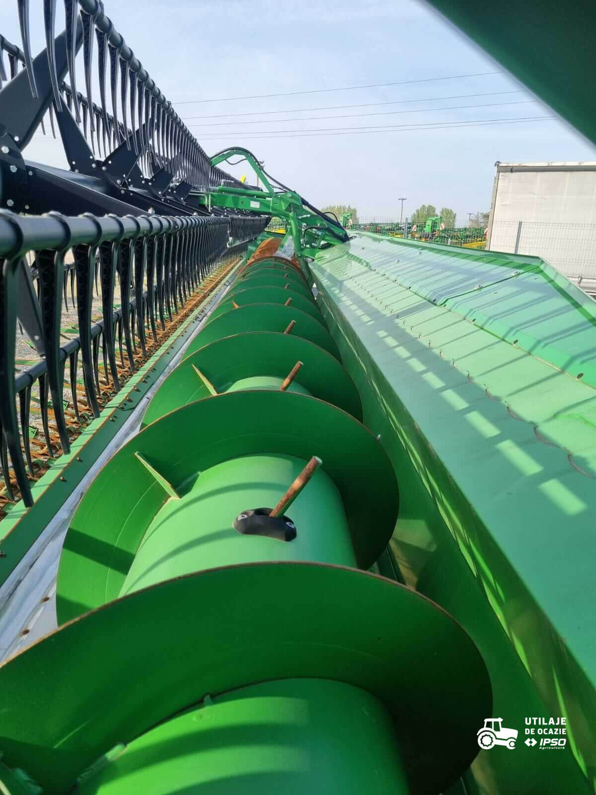 John Deere S780i + Header paioase