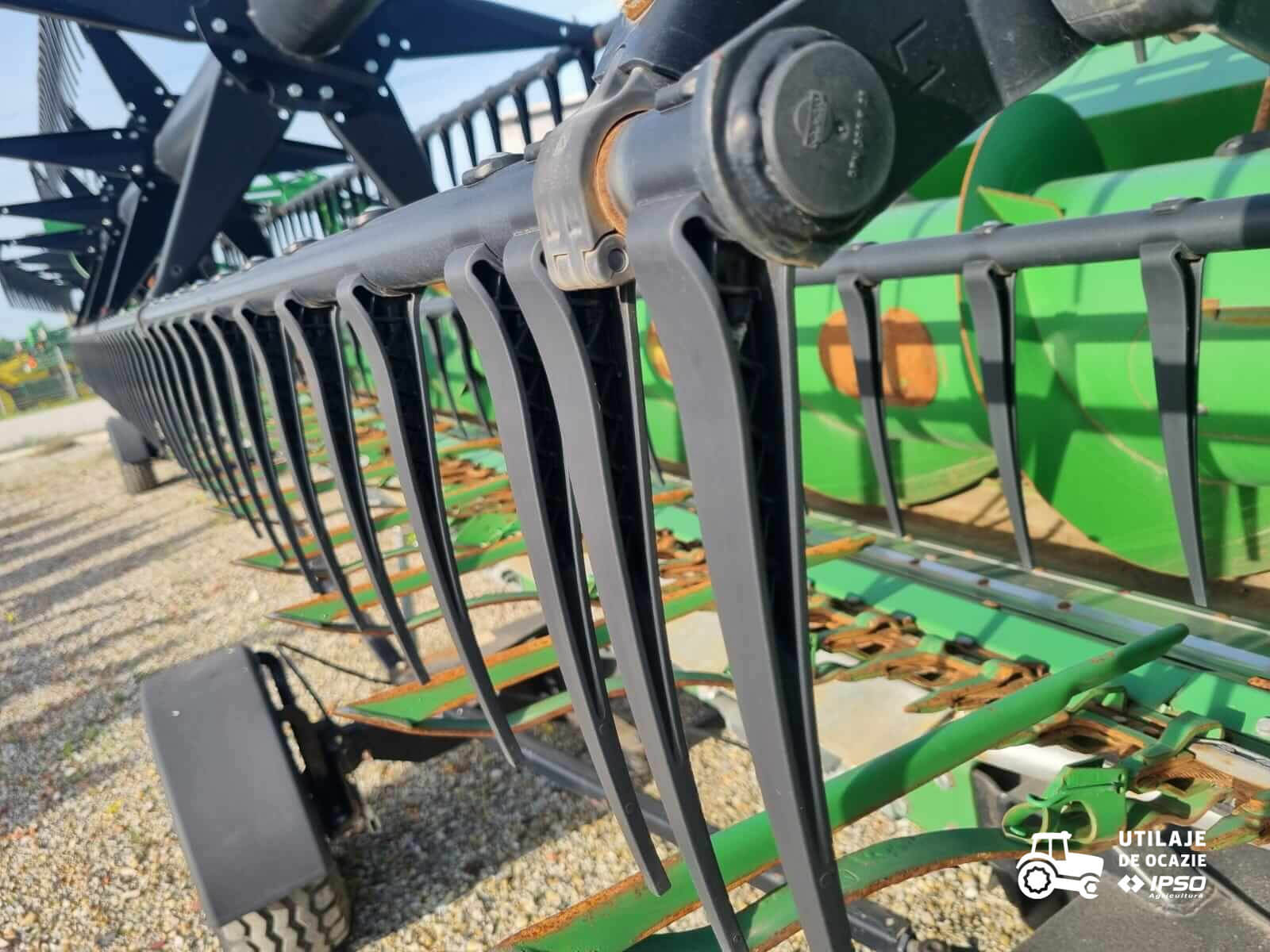 John Deere S780i + Header paioase