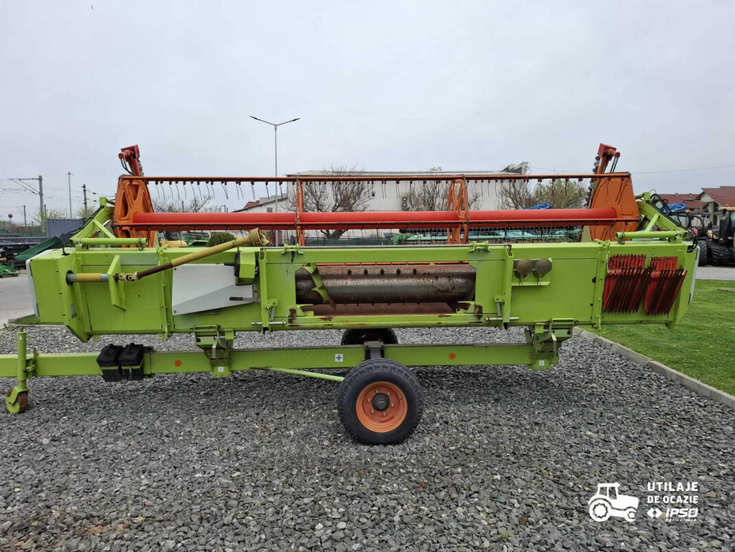 Claas Tucano 320 + Header paioase