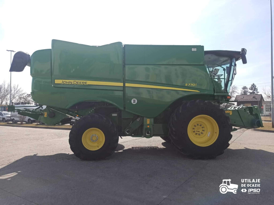 John Deere S770 + Header paioase