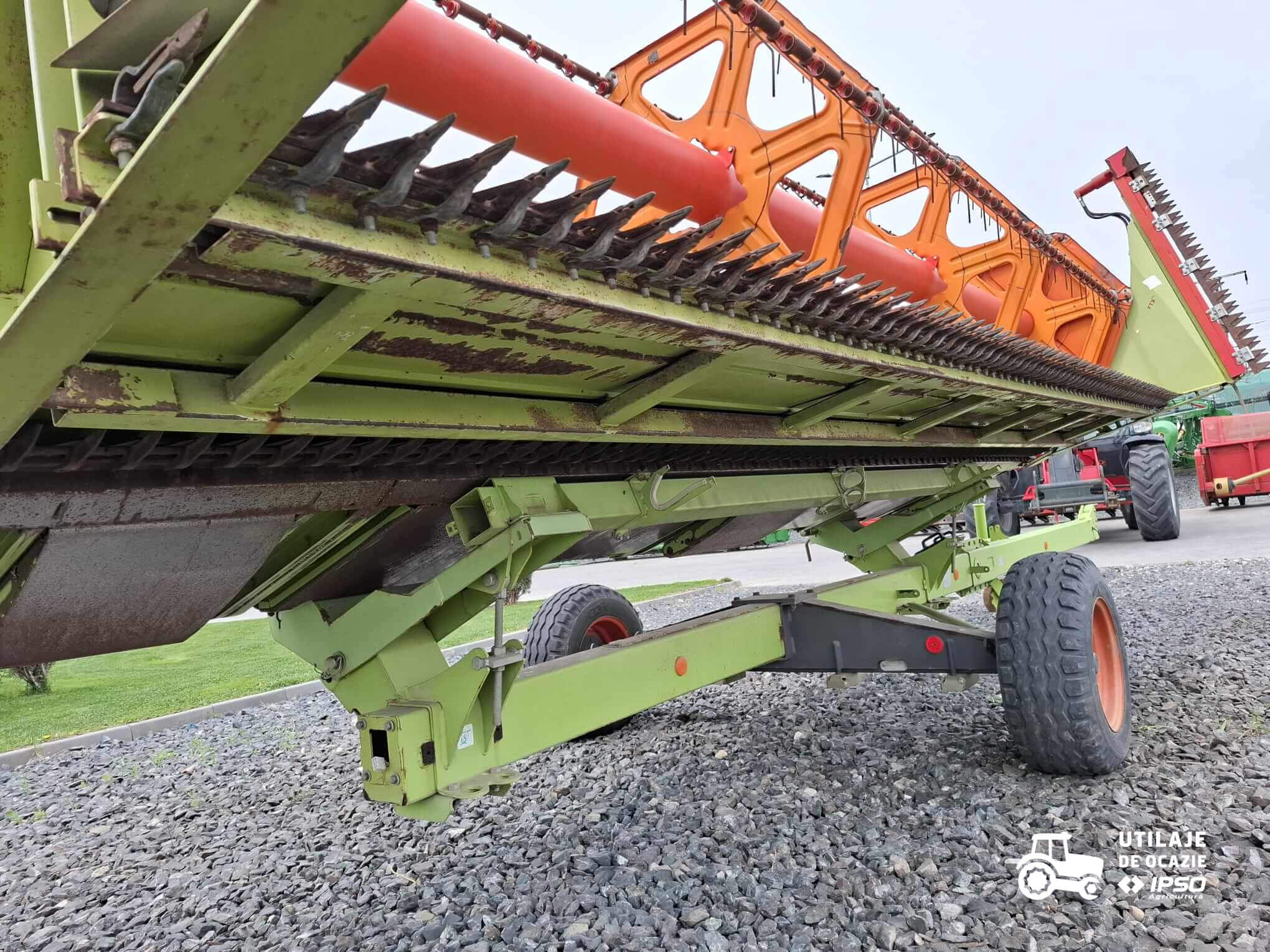 Claas Tucano 320 + Header paioase
