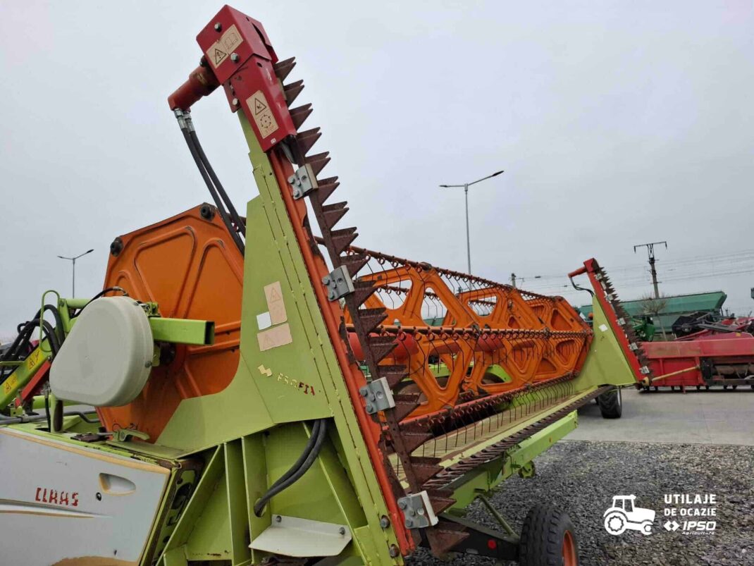 Claas Tucano 320 + Header paioase