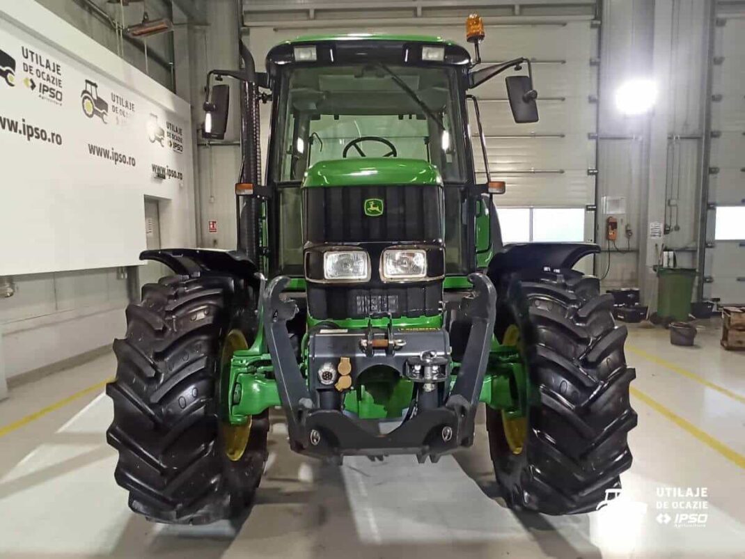 John Deere 6320