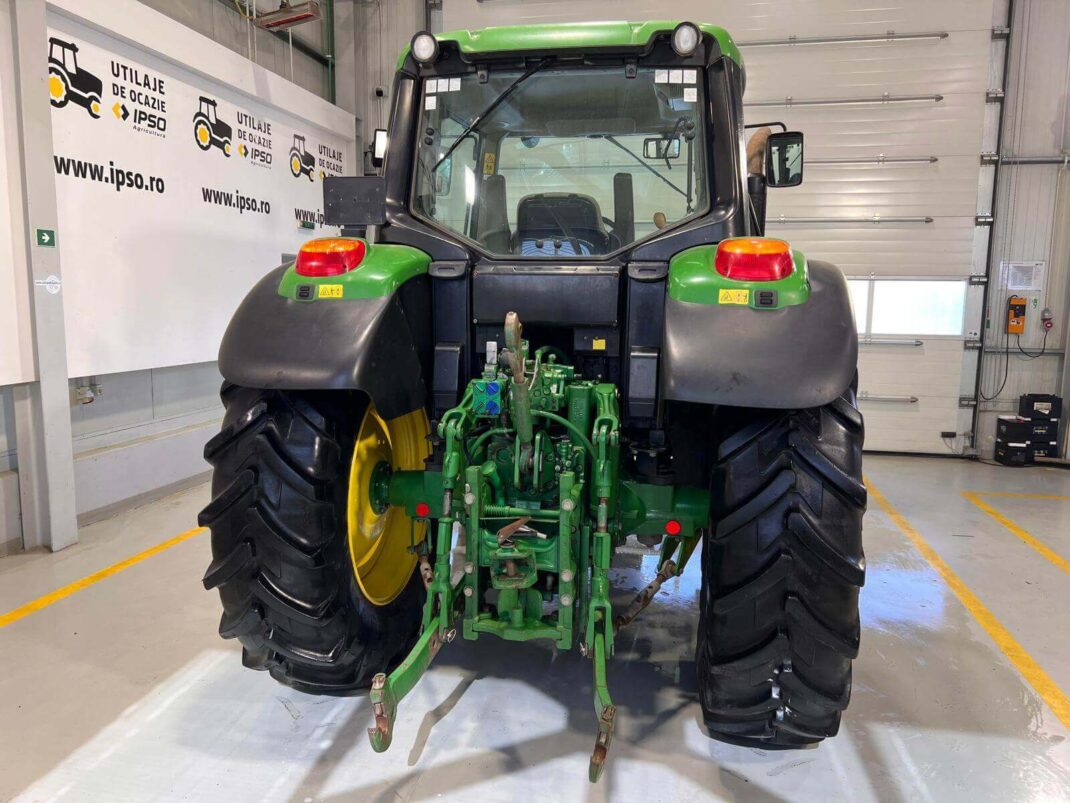 John Deere 6115M