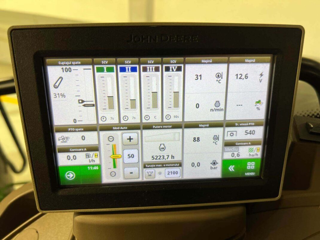 John Deere 6215R