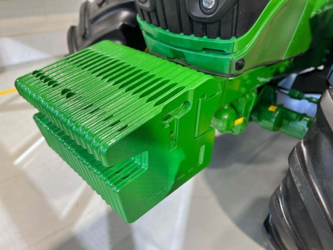 John Deere 6215R