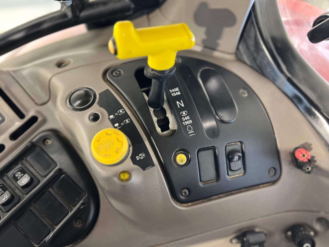 Case Maxxum 150 + incarcator frontal
