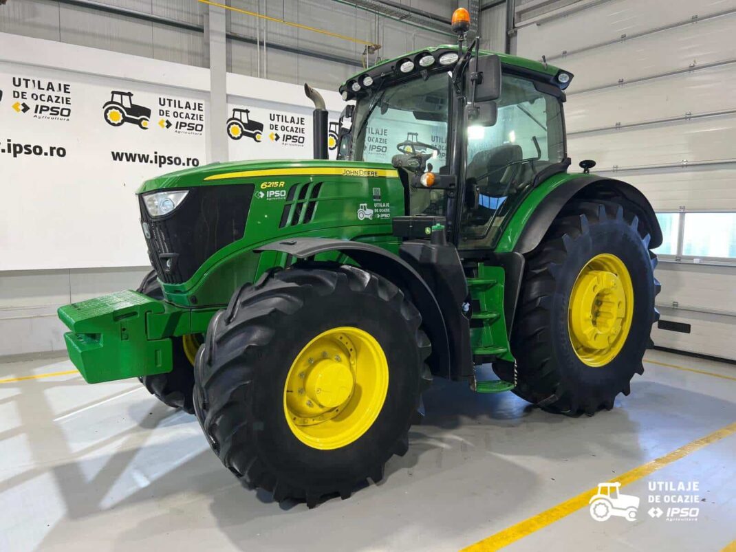 John Deere 6215R