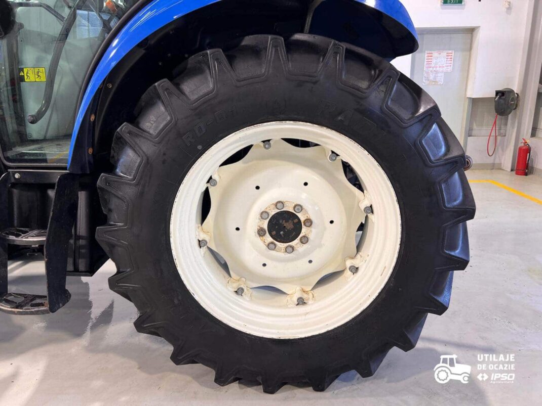 New Holland TD5.105