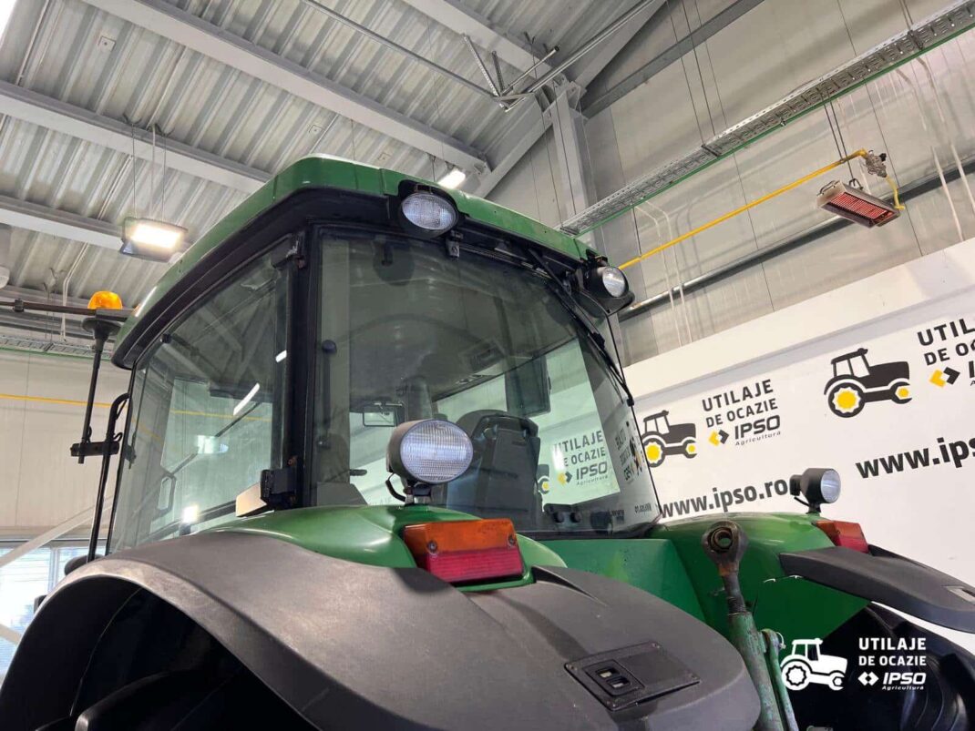 John Deere 8220