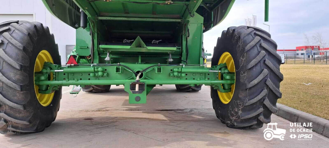 John Deere W540 + Header paioase