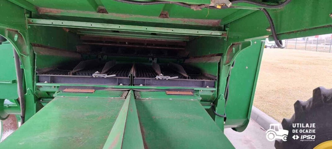John Deere W540 + Header paioase