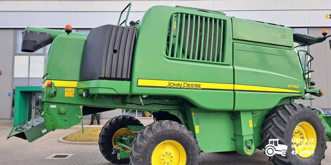 John Deere W540 + Header paioase