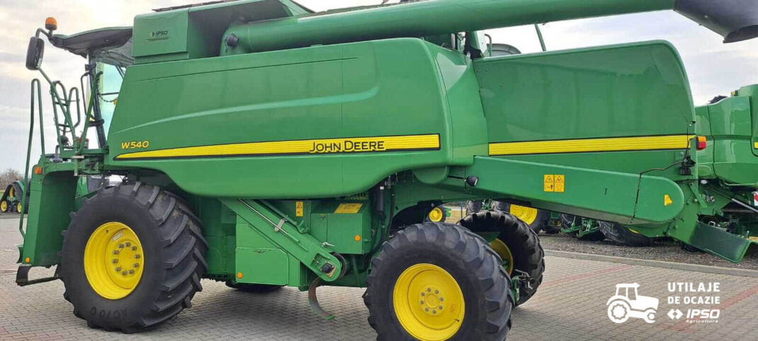 John Deere W540 + Header paioase