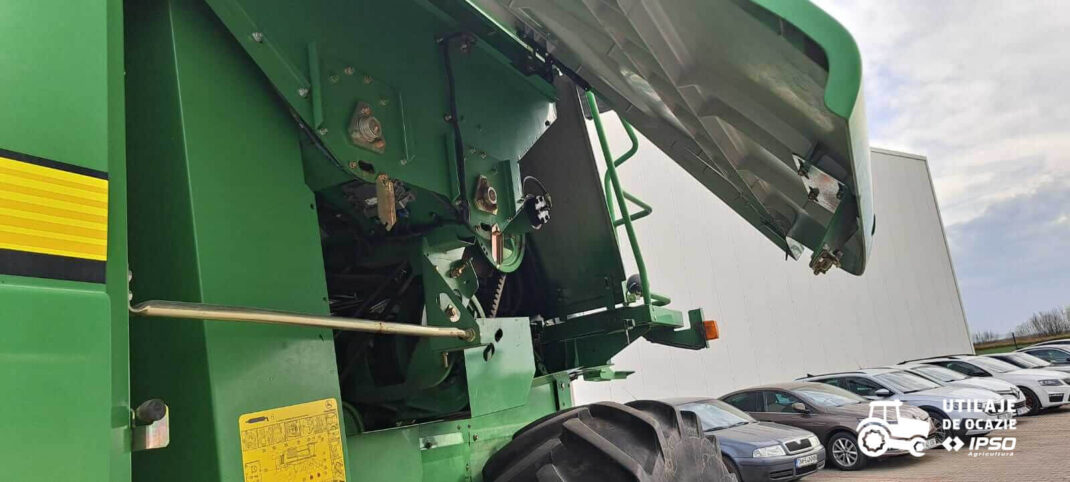 John Deere W540 + Header paioase