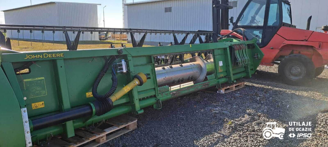 John Deere W540 + Header paioase