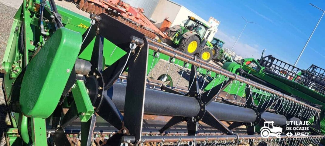 John Deere W540 + Header paioase
