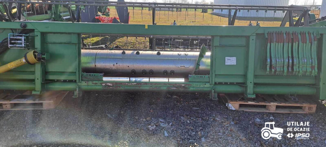 John Deere W540 + Header paioase