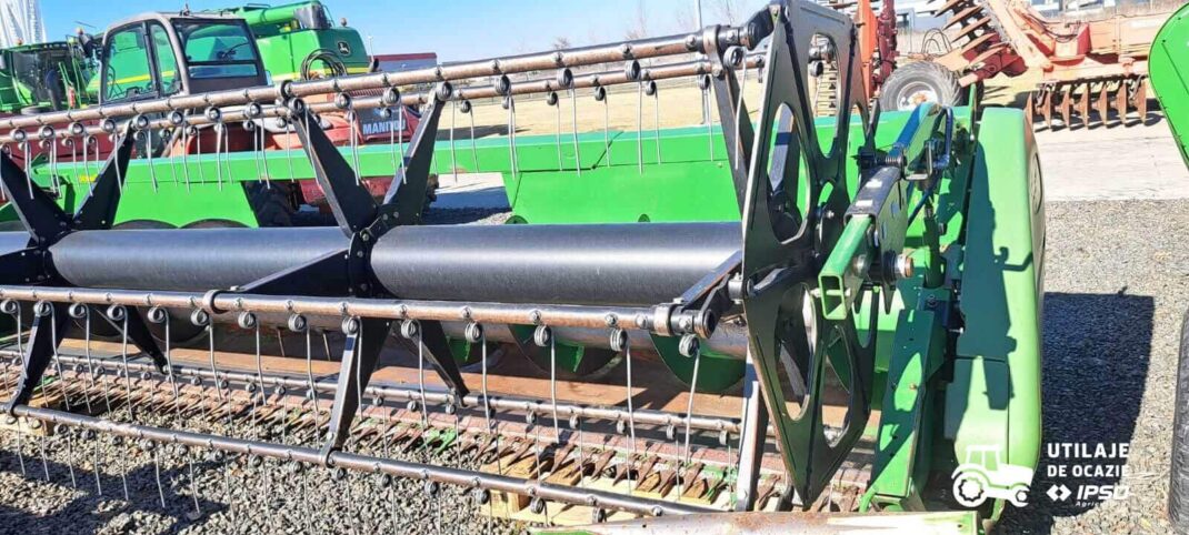 John Deere W540 + Header paioase