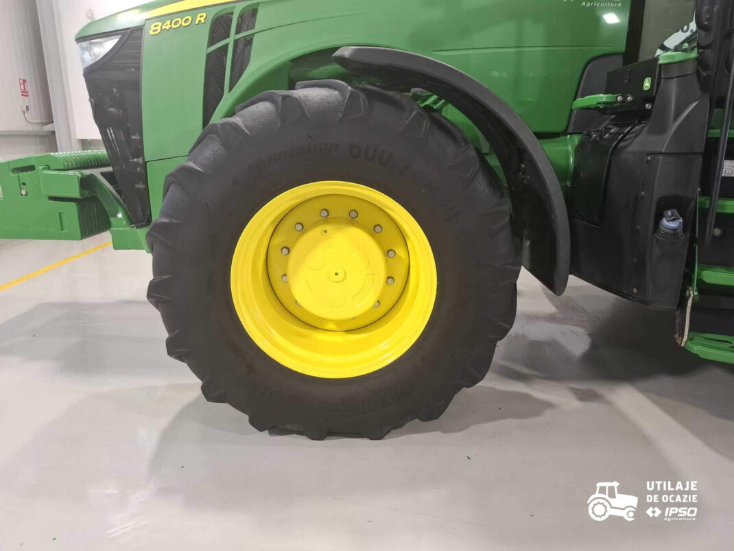 John Deere 8400R