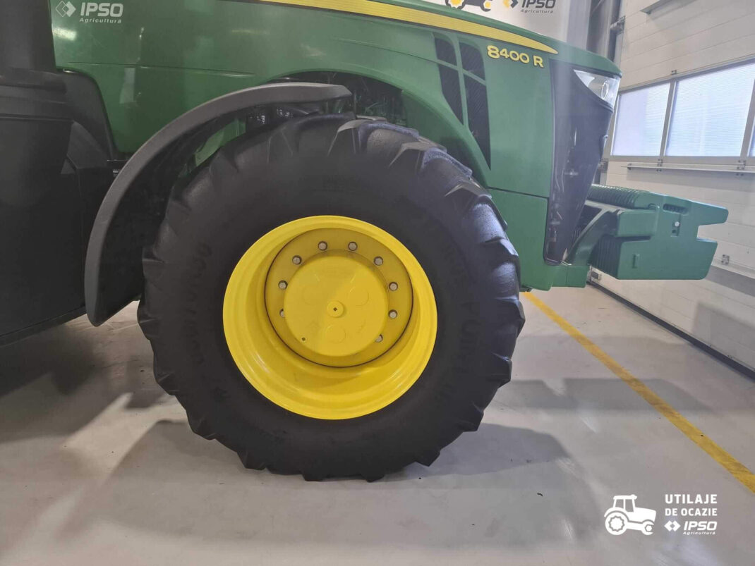 John Deere 8400R