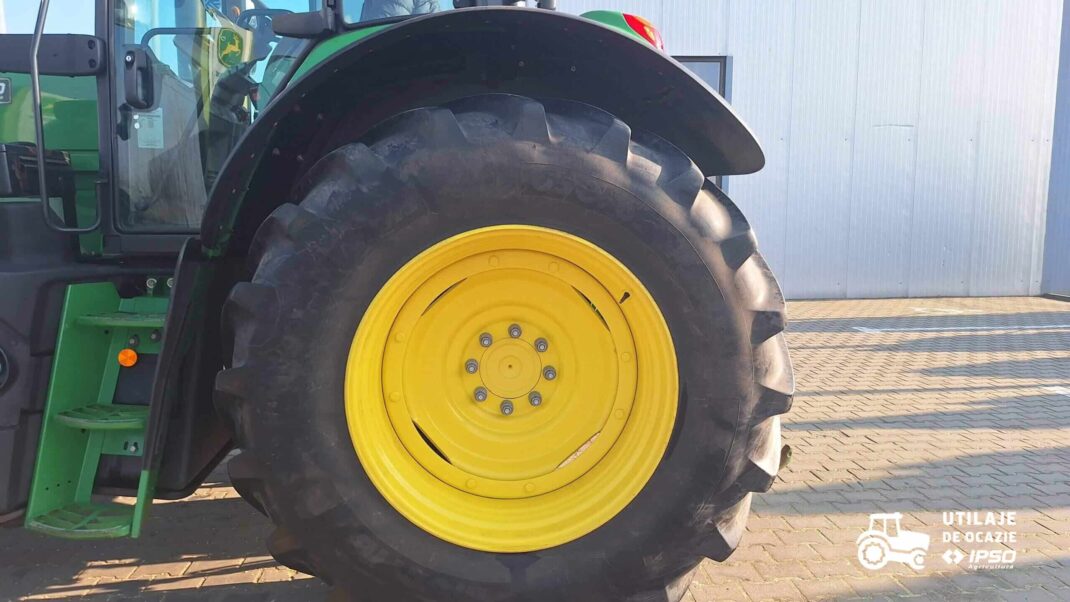 John Deere 6155M