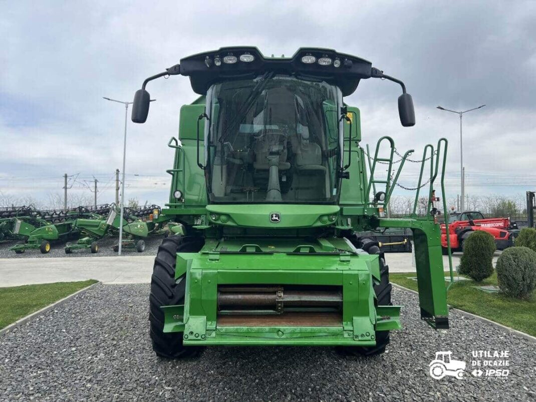 John Deere W540 + Header paioase
