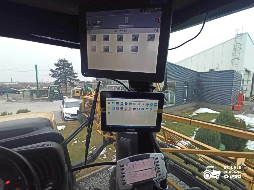 Sprayer Challenger Rogator RG 1300B
