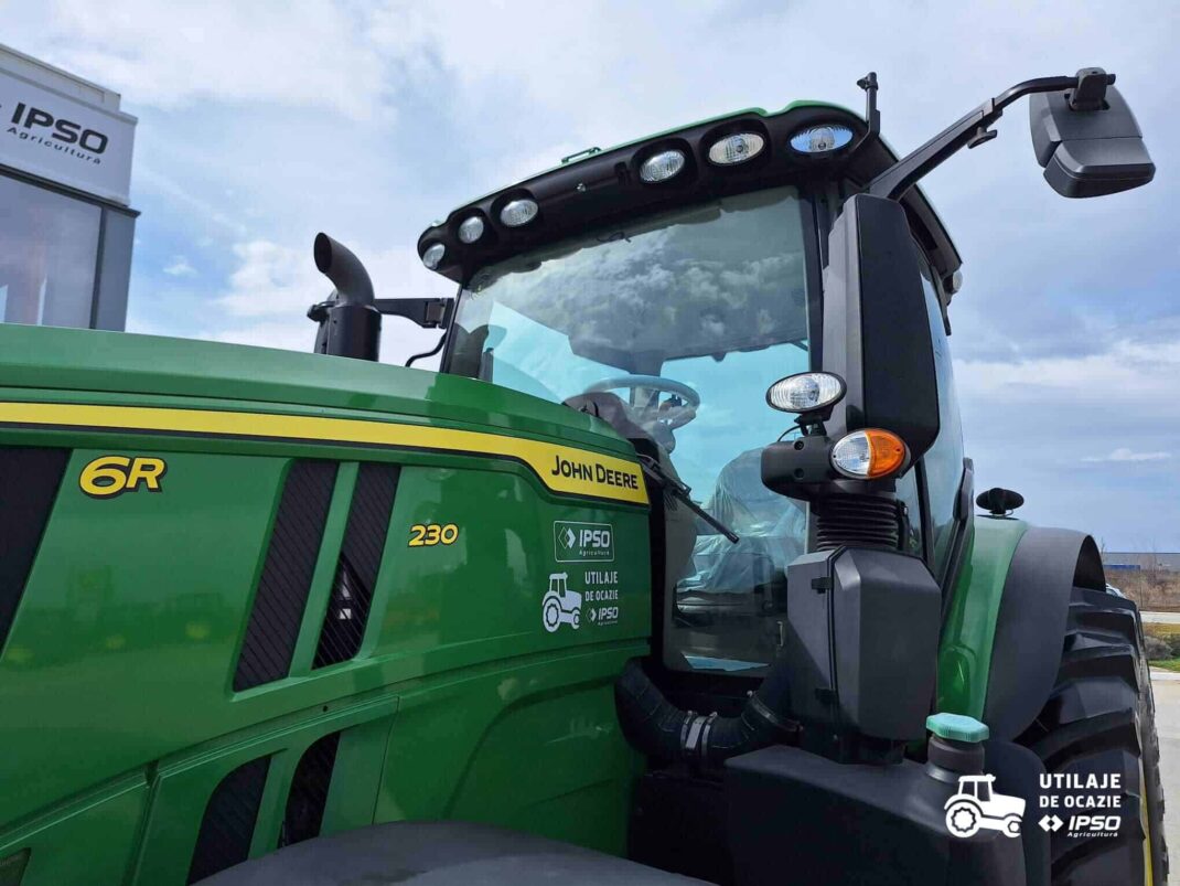 John Deere 6R 230