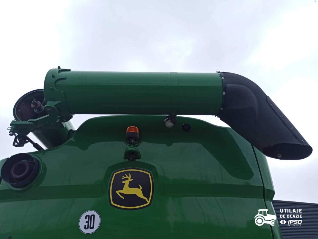 John Deere S780 + Header paioase