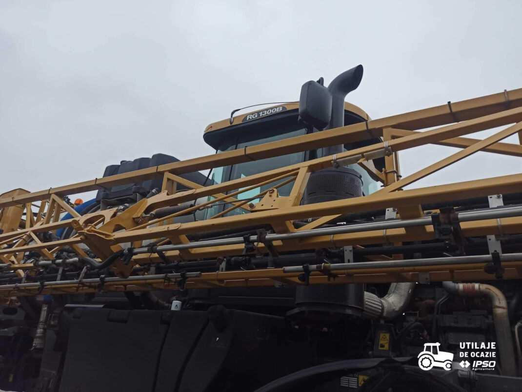 Sprayer Challenger Rogator RG 1300B