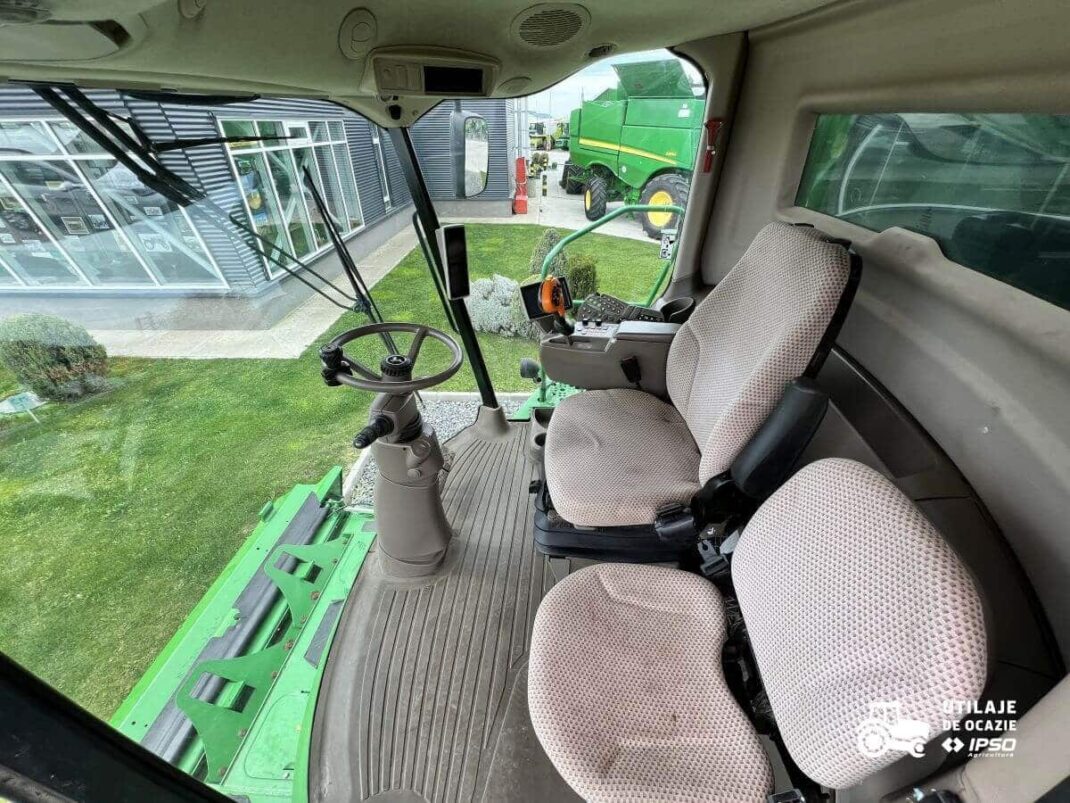 John Deere W540 + Header paioase