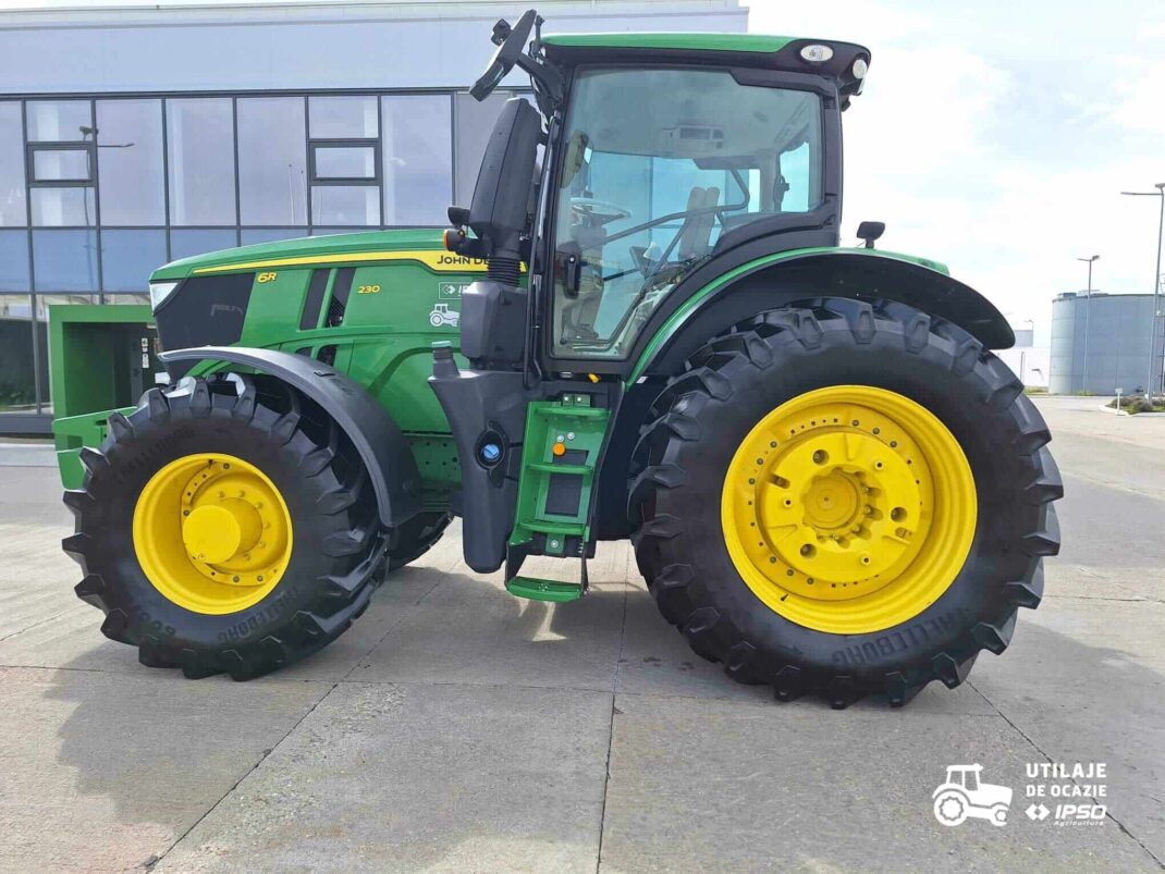 John Deere 6R 230