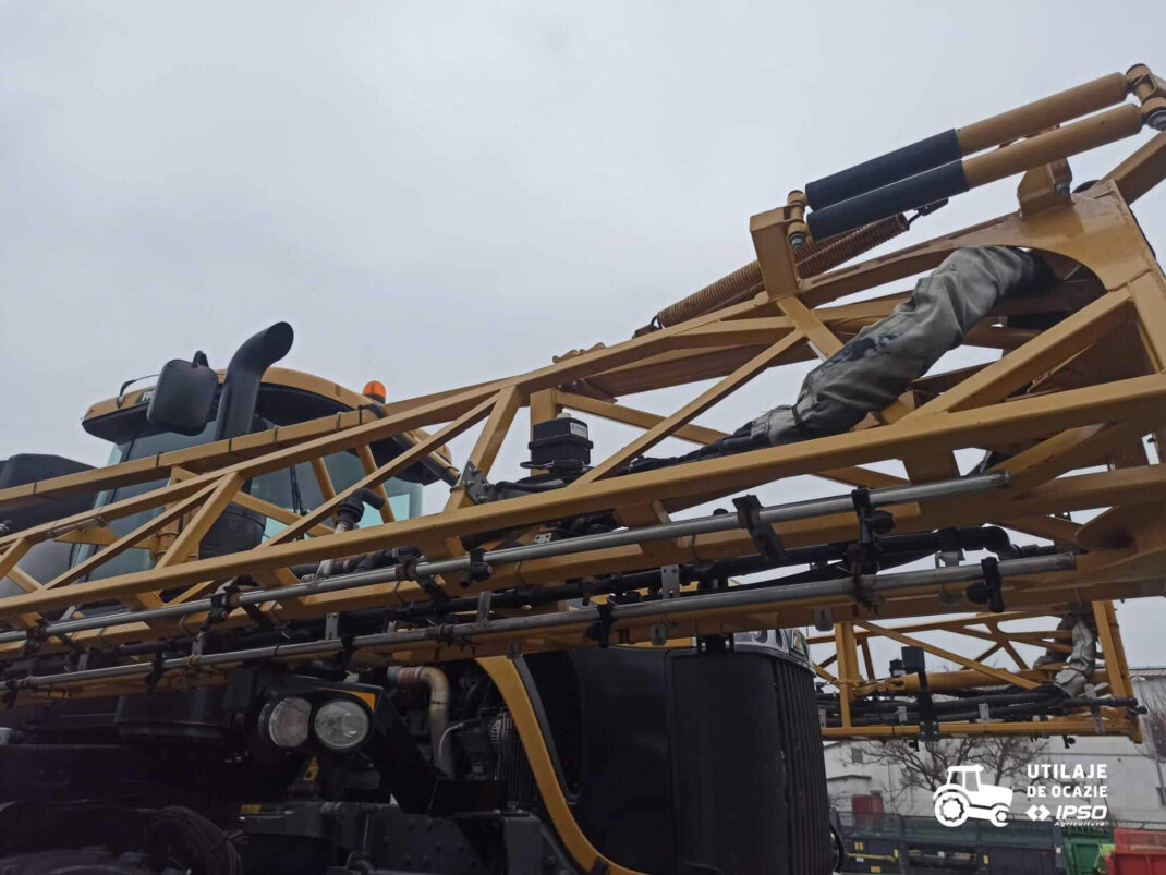 Sprayer Challenger Rogator RG 1300B