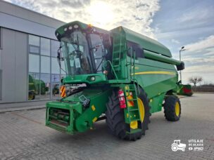 John Deere W440 + Header paioase