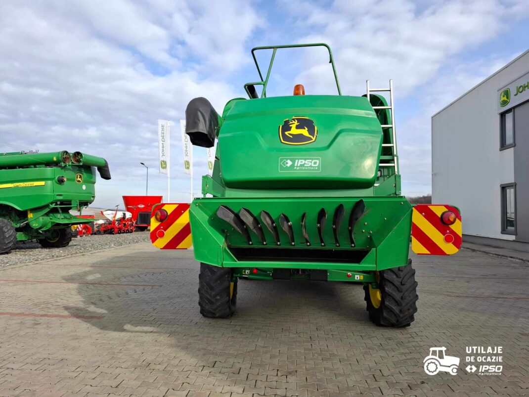 John Deere W440 + Header paioase