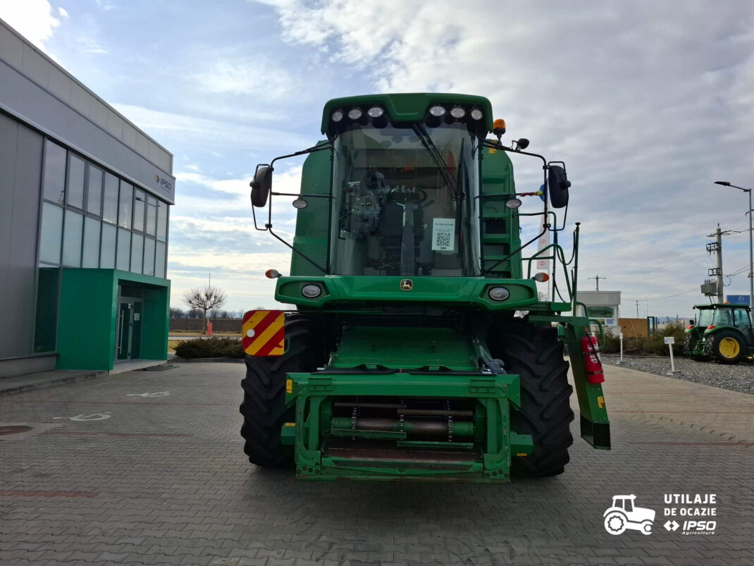 John Deere W440 + Header paioase