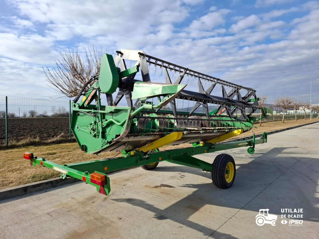 John Deere W440 + Header paioase