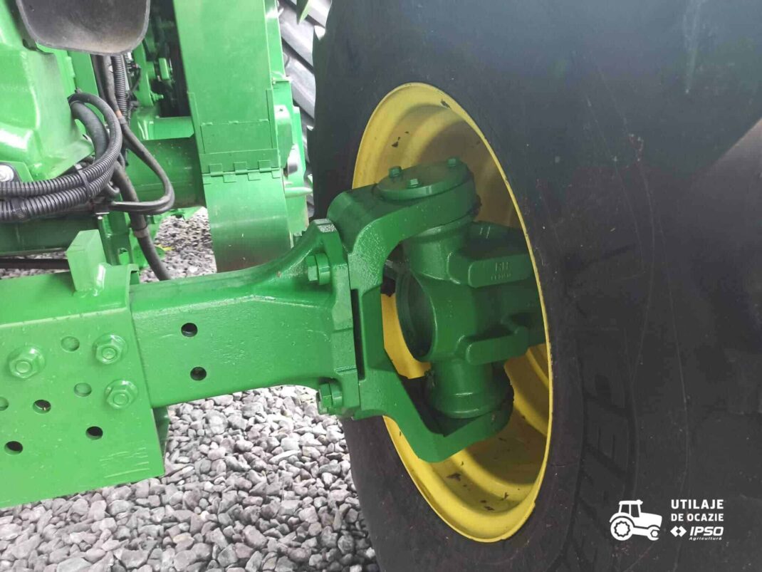 John Deere S780 + Header paioase