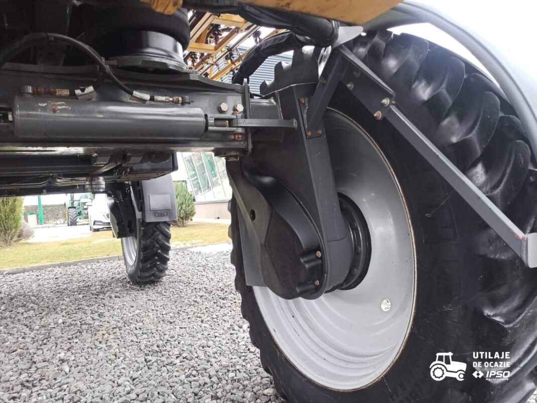 Sprayer Challenger Rogator RG 1300B