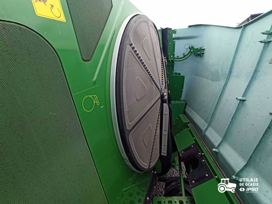John Deere S780 + Header paioase
