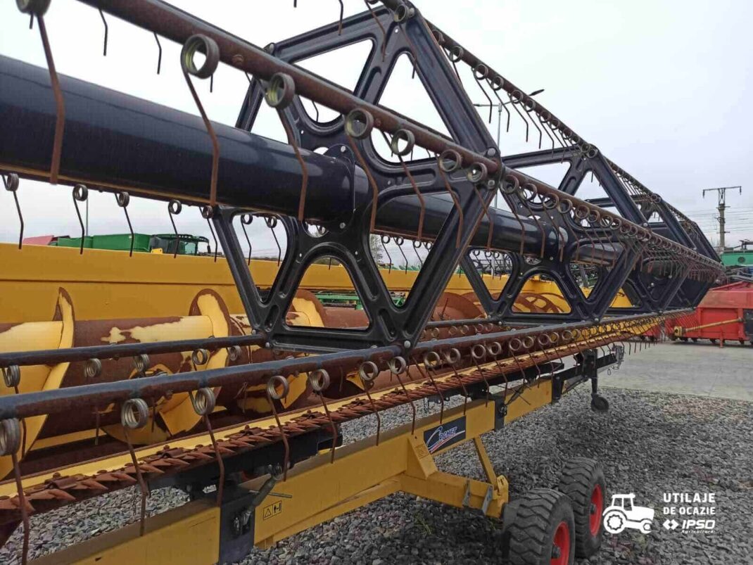 New Holland CX8.80 + Header paioase
