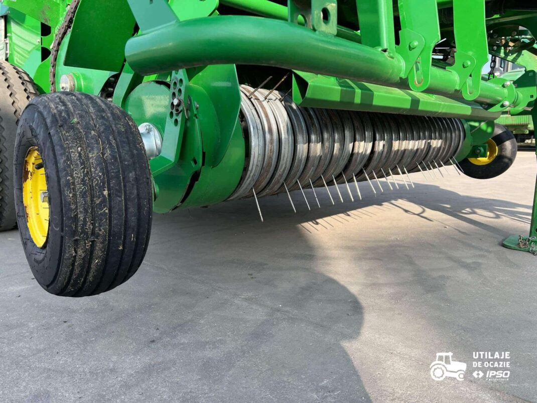 Presa de balotat John Deere model F441M