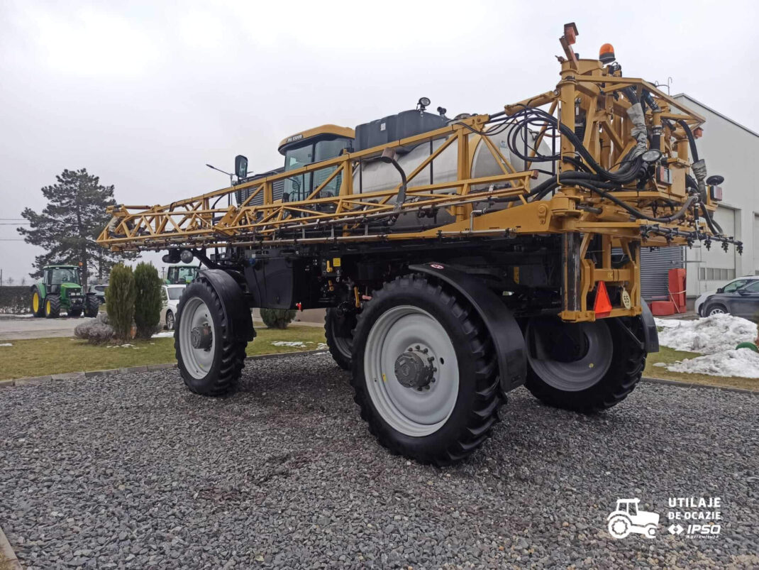 Sprayer Challenger Rogator RG 1300B