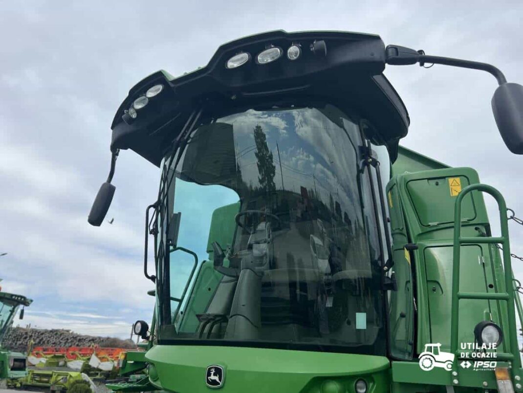 John Deere W540 + Header paioase