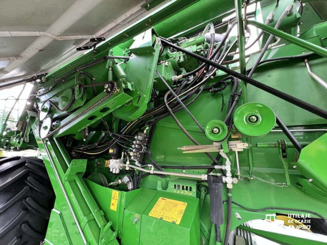 John Deere W540 + Header paioase