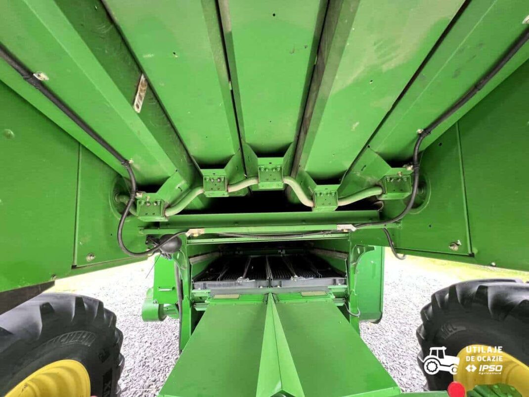 John Deere W540 + Header paioase