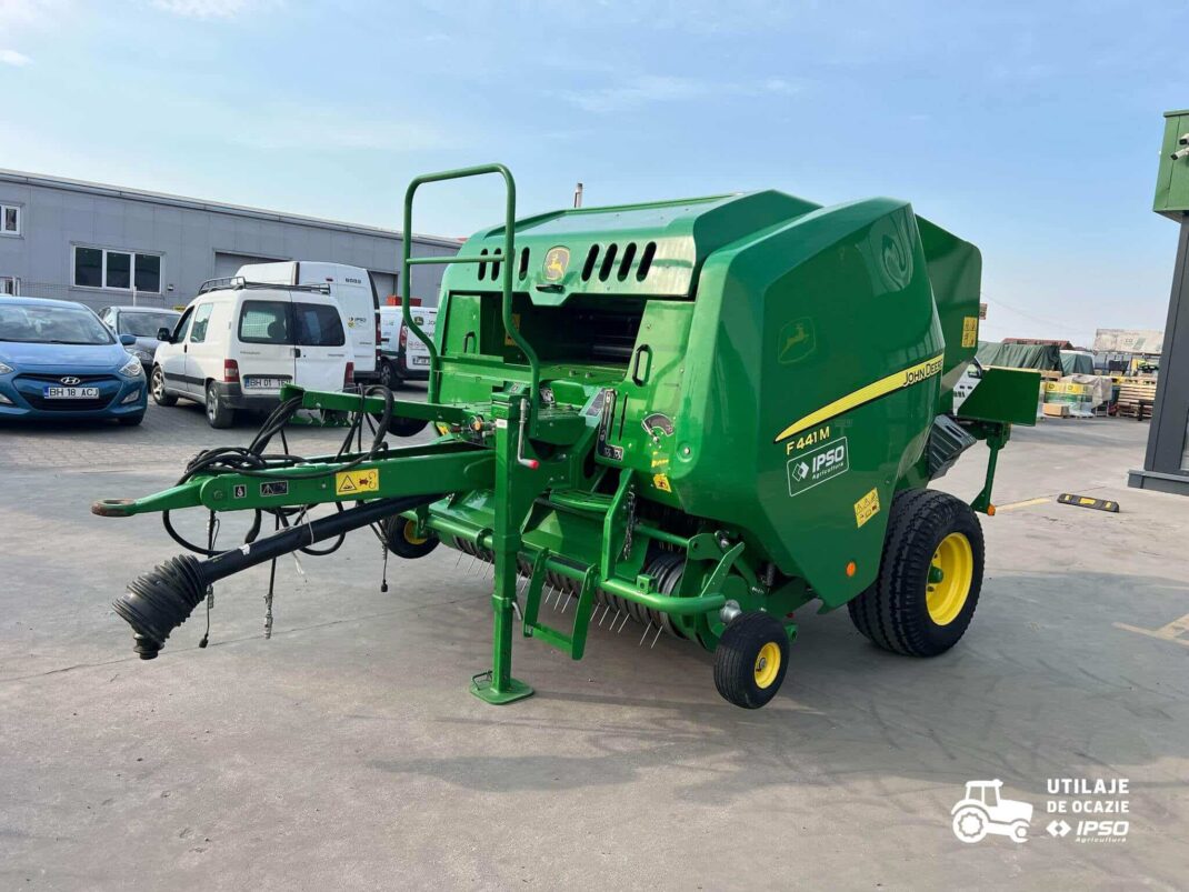 Presa de balotat John Deere model F441M