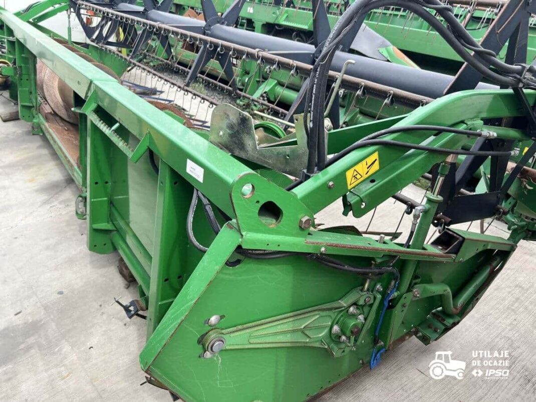 John Deere W540 + Header paioase