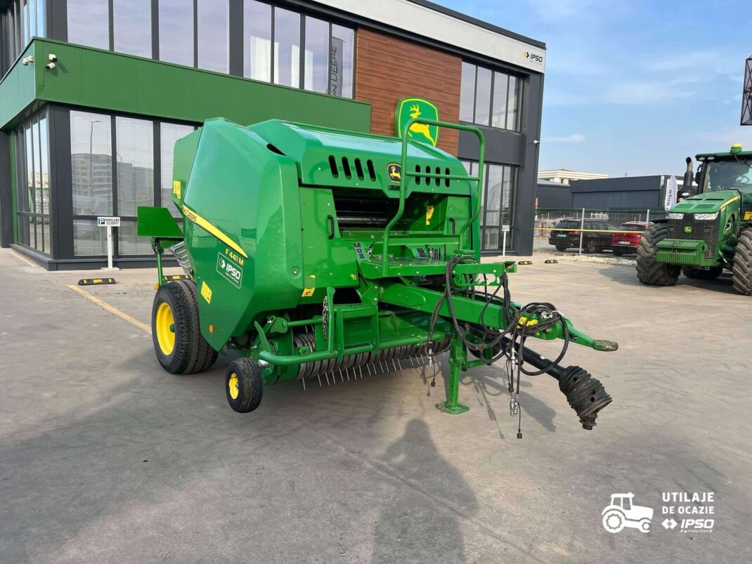 Presa de balotat John Deere model F441M